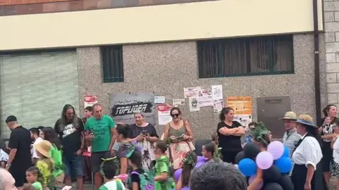 Desfile de carrozas en Quiruelas de Vidriales