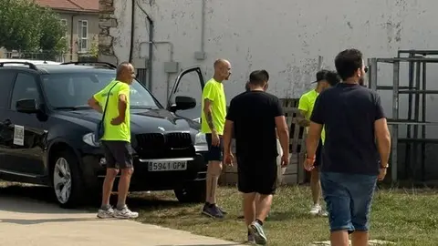 Los vecinos de Pinilla se solidarizan con alimentos y agua ante los incendios que asolan la provincia