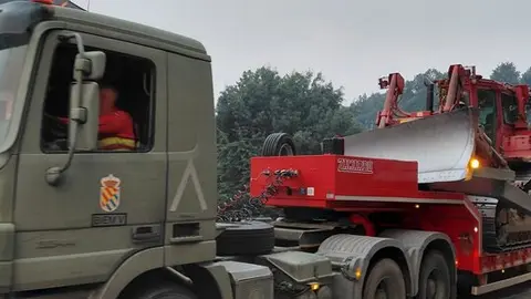 Sanabria sigue resistiendo con fuerza humana y mecánica en la lucha contra el fuego