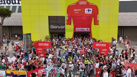 Foto salida pelotón del interior Carrefour