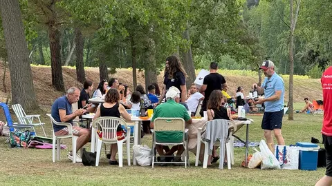 Santib&aacute;&ntilde;ez de Tera abre las fiestas de San Tirso con una multitudinaria comida popular