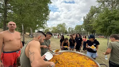 Santib&aacute;&ntilde;ez de Tera abre las fiestas de San Tirso con una multitudinaria comida popular