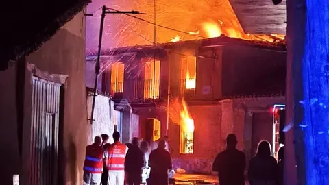 riego del camino incendio