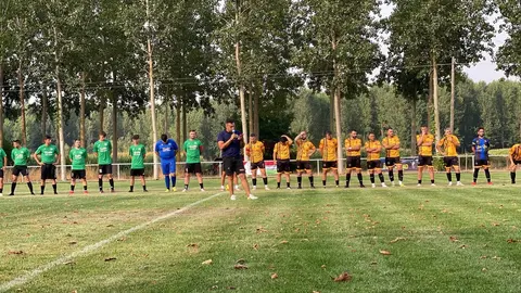 Coomonte estrena su renovado campo de fútbol