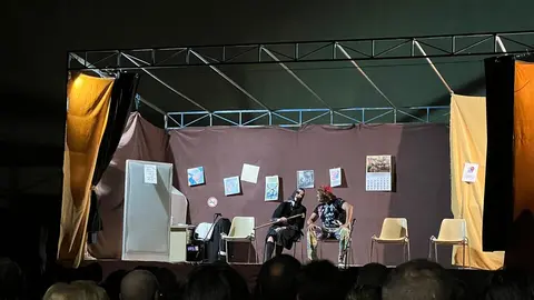 Vecinos a escena, el grupo de teatro local local de Villalazán conquista con su actuación