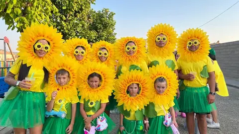 Desfile de peñas Villalazán_6