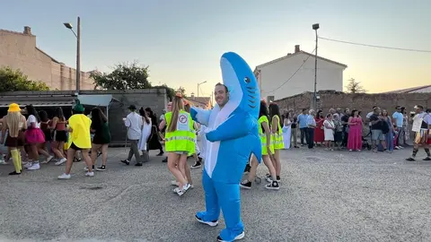Desfile de peñas Villalazán_16