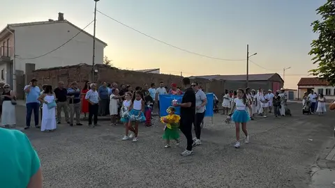 Desfile de peñas Villalazán_27