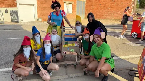 Un desfile de fantasía cierra las fiestas en Santibáñez de Tera