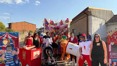 Un desfile de fantasía cierra las fiestas en Santibáñez de Tera