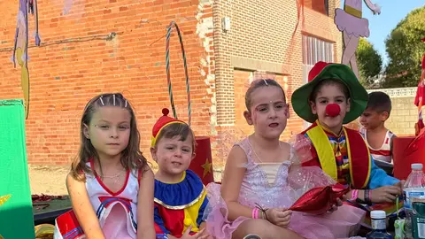 Un desfile de fantasía cierra las fiestas en Santibáñez de Tera