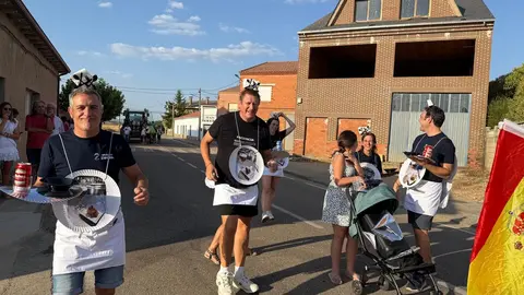 Un desfile de fantasía cierra las fiestas en Santibáñez de Tera