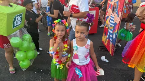 Un desfile de fantasía cierra las fiestas en Santibáñez de Tera