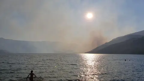 LAGO HUMO