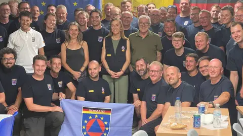 Virginia Barcones agradece en Puebla de Sanabria el apoyo de los bomberos alemanes en el incendio de Porto