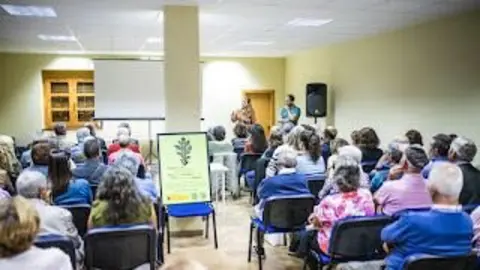 Más de 400 vecinos de la Sierra de la Culebra se suman a las charlas de FORGARERO sobre desarrollo rural y gestión forestal