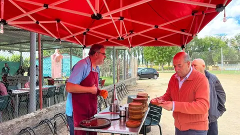 Coreses despide el verano con pulpo, gaitas y vermut