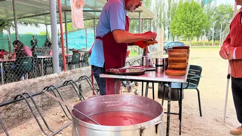 Coreses despide el verano con pulpo, gaitas y vermut