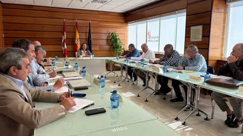 Primer reparto de ayudas: Casi 500 agricultores y ganaderos reciben 2,5 millones por los daños de los incendios