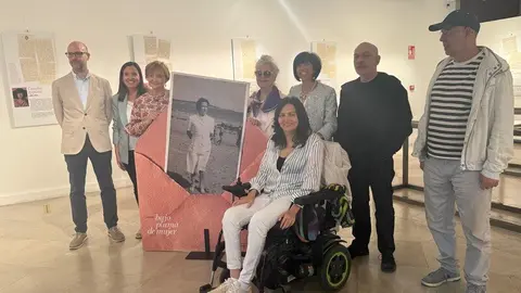 exposición Bajo pluma de mujer_3