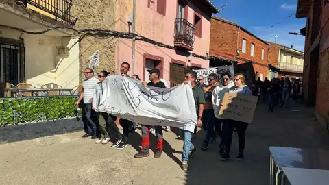 concentración en apoyo a Álvaro en Olleros de Tera   (4)