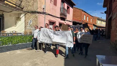 concentración en apoyo a Álvaro en Olleros de Tera   (5)