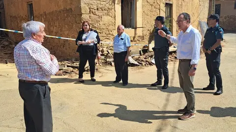 Ángel Blanco visita los municipios afectados por el incendio de Molezuelas de la Carballeda