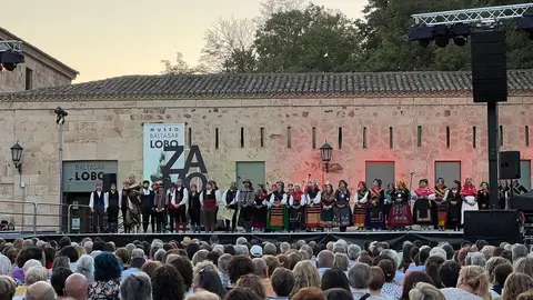 Gala inaugural Festival Internacional del Folklore 2025