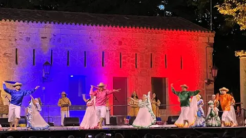 Gala inaugural Festival Internacional del Folklore 2025_38