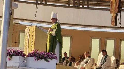 El obispo Fernando Valera visita Medjugorje