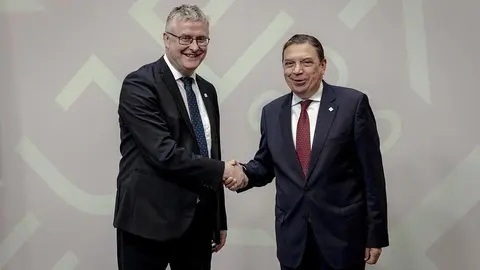El ministro de Agricultura, Pesca y Alimentación. recibido en Copenhague (Dinamarca)