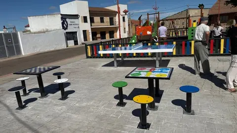 parque de juegos en Villaralbo  (3)