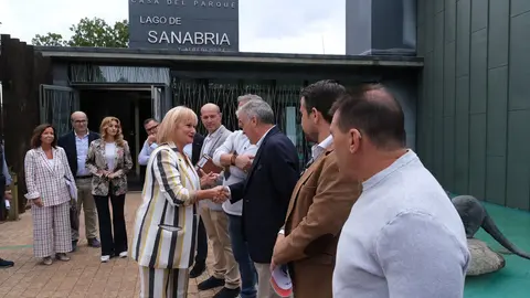Mar Sancho se reúne con las asociaciones y representantes de Sanabria y Carballeda