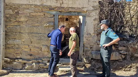 Ángel Blanco visita localidades afectadas por los incendios_1