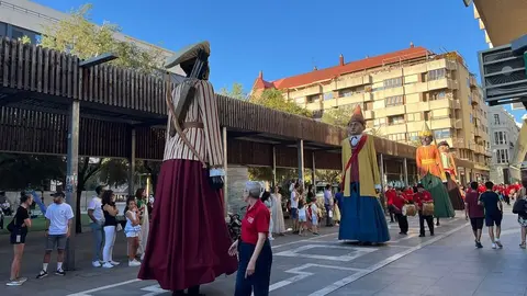 Desfile de Gigantes y Cabezudos Capitonis Durii septiembre _6