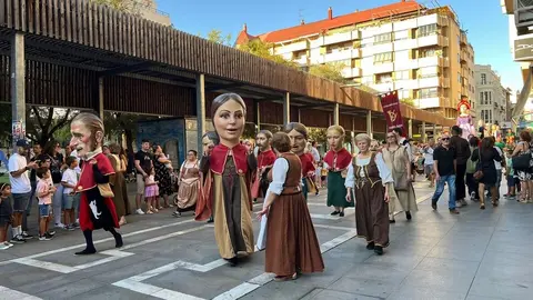 Desfile de Gigantes y Cabezudos Capitonis Durii septiembre _27