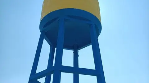 Minion gigante que se instalará en lo alto de su depósito de agua en Milles de la Polvorosa
