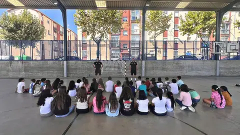 River Zamora imparte charla colegio Juan XXIII
