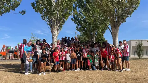 Peña Siempre Amanece AV4