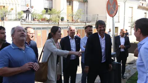 El Ministro de Cultura, Ernest Urtasun, visita las obras de la muralla de Zamora