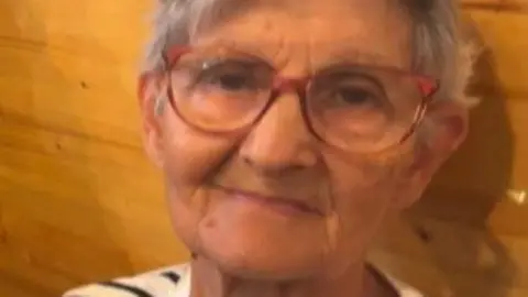 Ana SAN JUAN DEL REBOLLAR