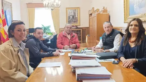 Javier Faúndez se reúne con alcaldes de distintos municipios de la provincia_1