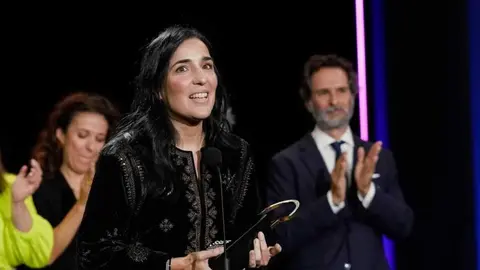 Alauda Ruiz de Azúa gana la Concha de Oro del Festival de San Sebastian por Los domingos