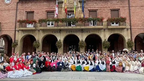 IX Jornadas Nacionales de Folklore Juvenil, el grupo  Doña Urraca en Calahorra