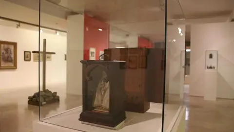 Exposición 'Lo sagrado en lo Cotidiano'_16