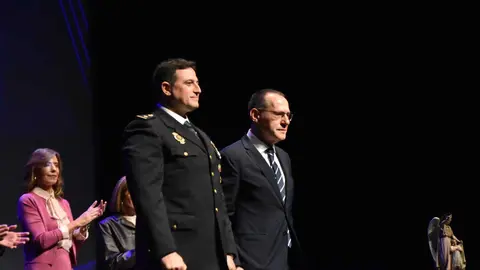 El subdelegado en la entrega de distinciones en el Día de la Policía Nacional