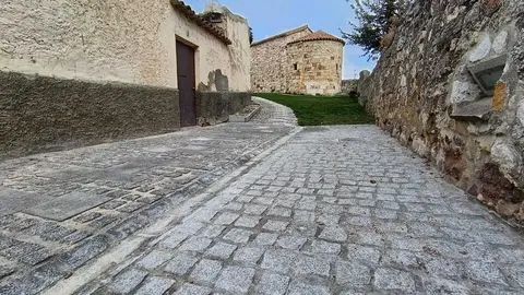 obras entorno de iglesia Santiago de los Caballeros (2)
