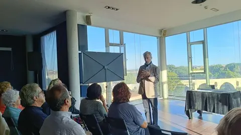 Fidel Delgado, durante su conferencia en la Alhóndiga