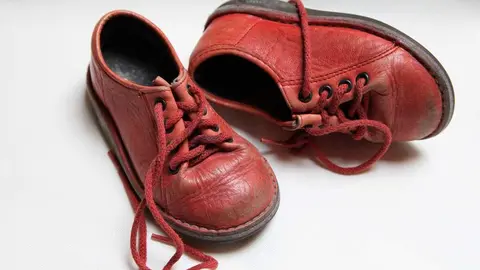 zapatos niños - archivo