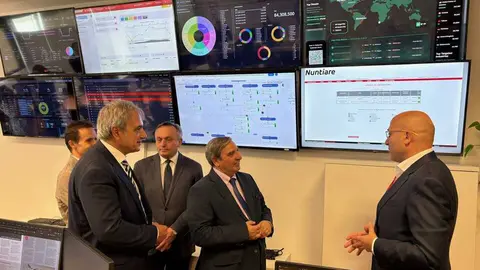 visita al centro de operaciones de seguridad
